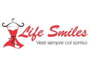 Visita lo shopping online di Vestiti Firmati Life Smile