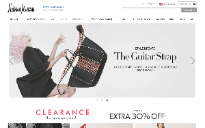 Visita lo shopping online di Neiman Marcus